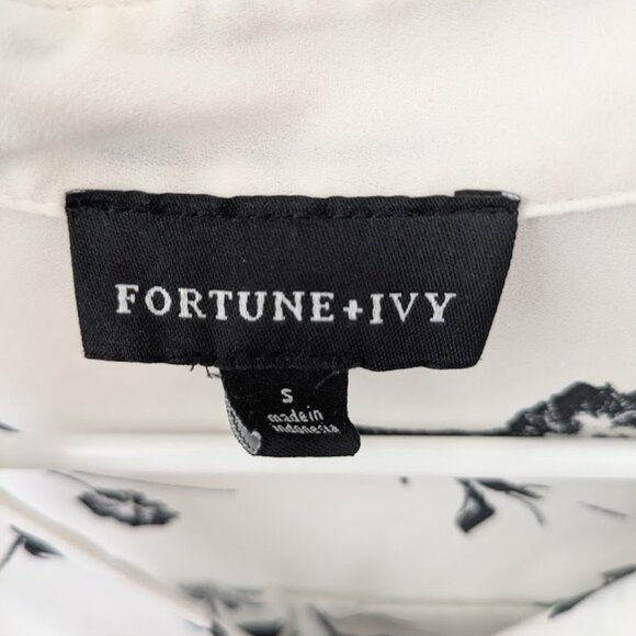 Fortune and Ivy womens white floral button down blouse size S - Picture 2 of 3